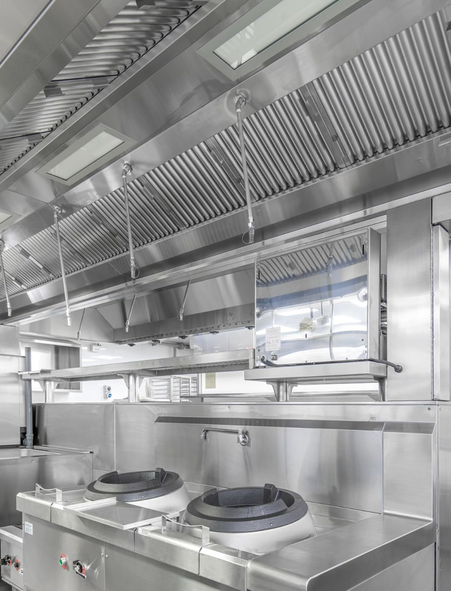 SS304 or SS316? Choosing Stainless Grade for UAE Commercial Kitchens